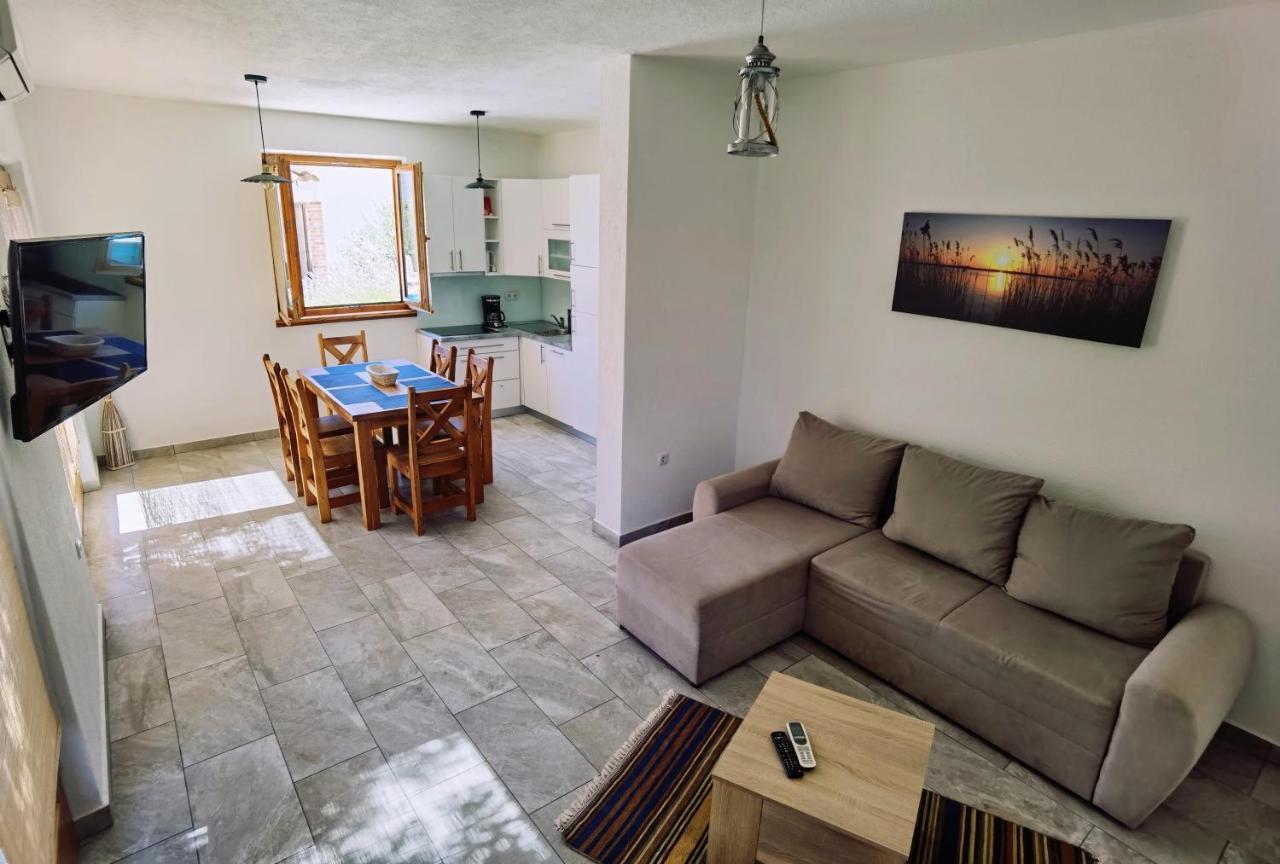 Holiday Homes Sintija Kampor 外观 照片