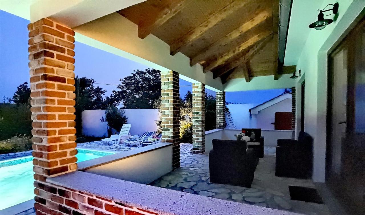 Holiday Homes Sintija Kampor 外观 照片