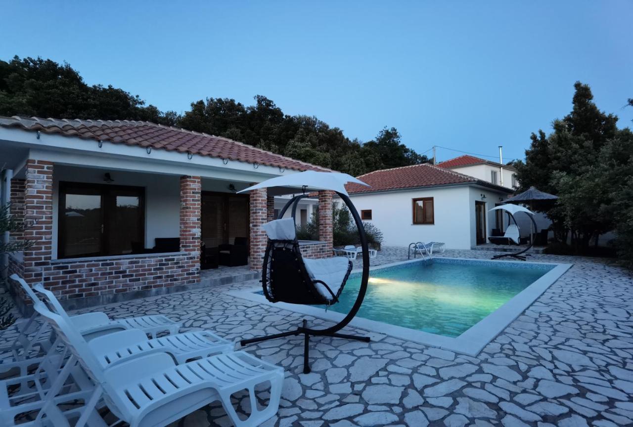 Holiday Homes Sintija Kampor 外观 照片