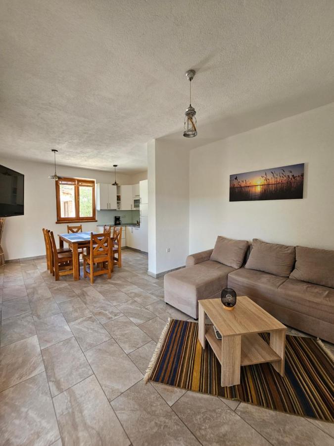 Holiday Homes Sintija Kampor 外观 照片