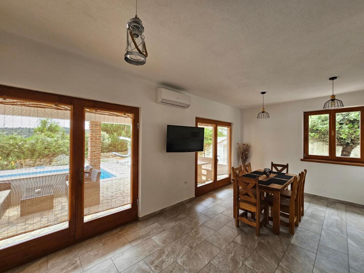Holiday Homes Sintija Kampor 外观 照片
