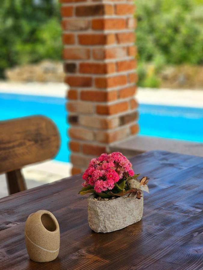 Holiday Homes Sintija Kampor 外观 照片