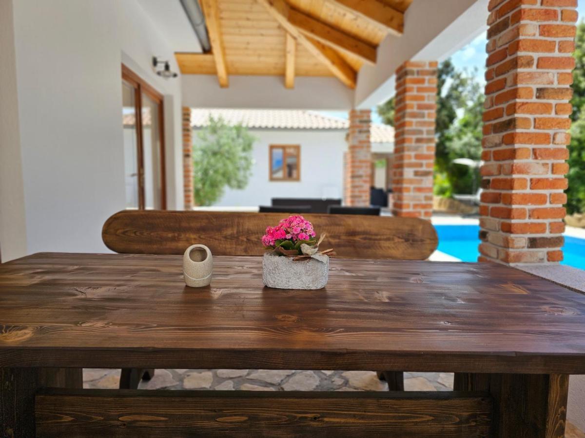 Holiday Homes Sintija Kampor 外观 照片