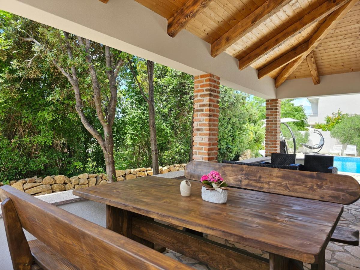 Holiday Homes Sintija Kampor 外观 照片