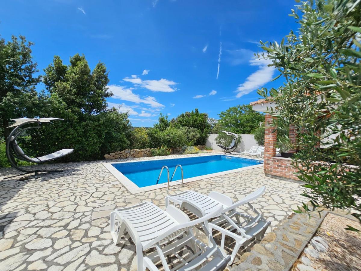 Holiday Homes Sintija Kampor 外观 照片